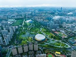 纳格尔斯曼与女友参加马拉松节目，呼吁为慈善活动捐款